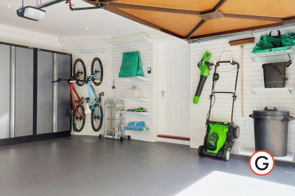 Clutter free garage